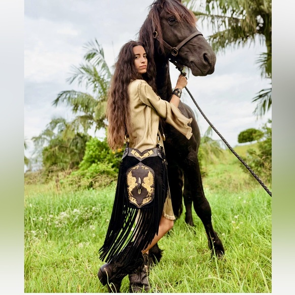 Buffalo Girl Versailles Apache Tasseled Black Leather Bag with Citrine Crystal - Picture 7 of 15